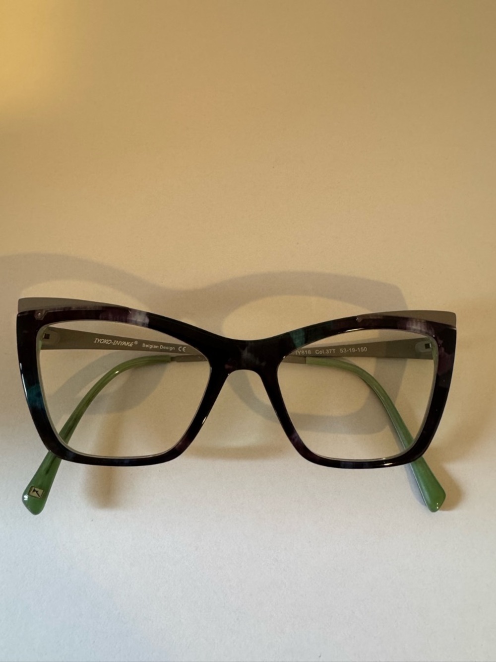 Iyoko Inyake Cat-Eye Women's Glasses in Black with Gray & Green Temples